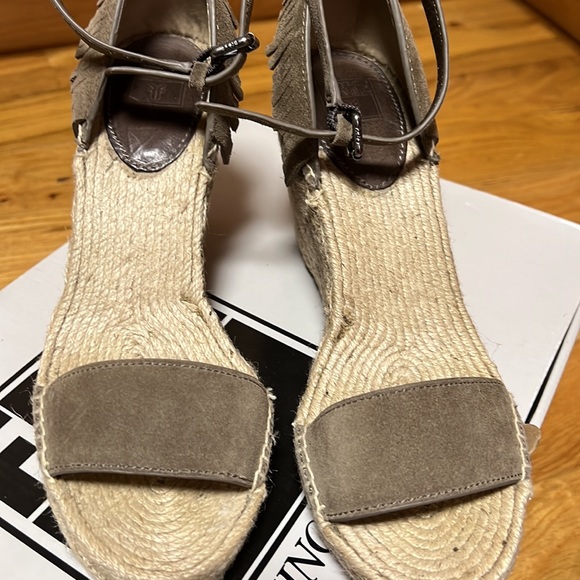 Frye wedge - Picture 3 of 8